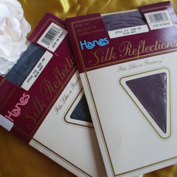 HANES SILK REFLECTIONS VINTAGE PANTYHOSE BUNDLE - 2 - Picture 2 of 8